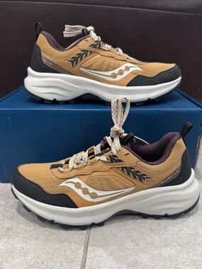Size 7- Saucony excursion TR17 trail running shoe
